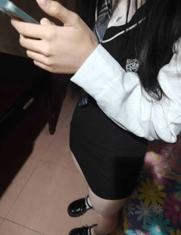 导航袁旗寨37号楼 村子，白天